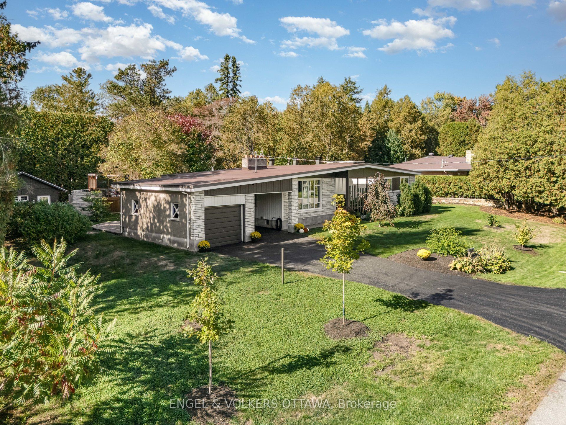 121 Grenfell Crescent, Ottawa, ON, K2G 0G5