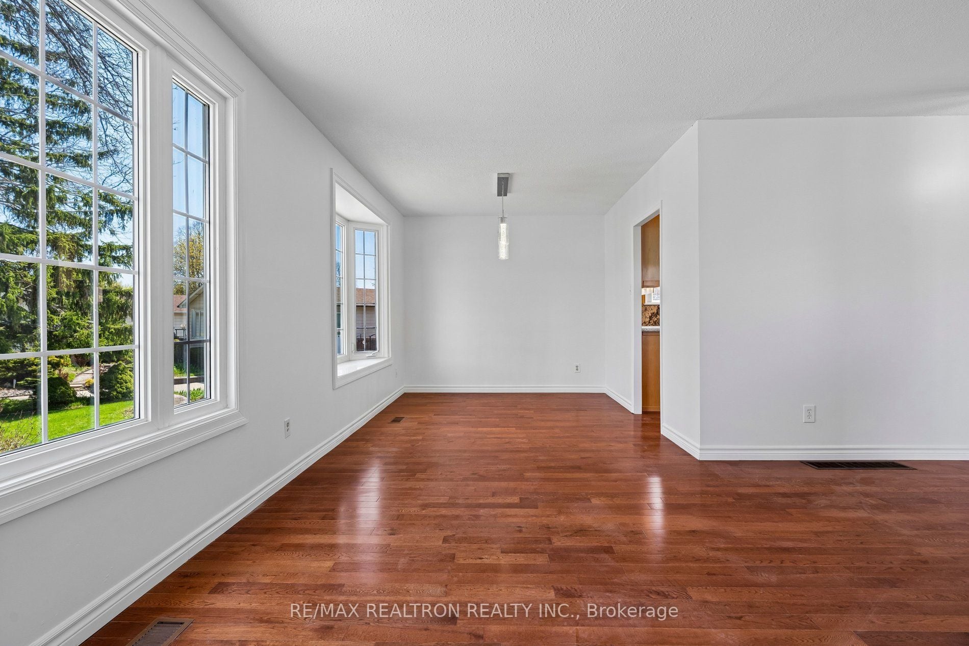 Additional image 6 of 991 Cardinal Court, Oshawa, ON, L1G 6Y4