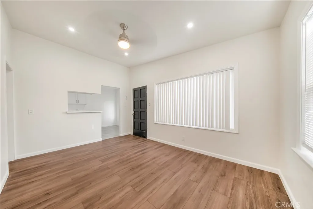 959 E 105th St, Los Angeles, CA 90002 photo 5