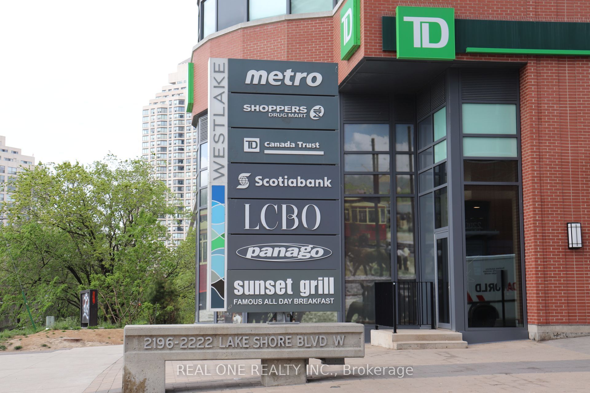 Additional image 3 of 809-2220 Lake Shore Boulevard W, Toronto, ON, M8V 1A4