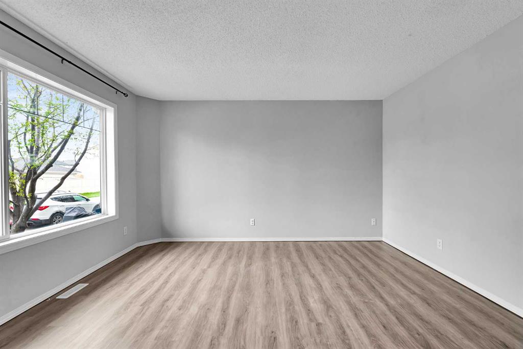 Additional image 3 of 164 Bridleridge Gardens SW, Calgary, AB, T2Y 4L4