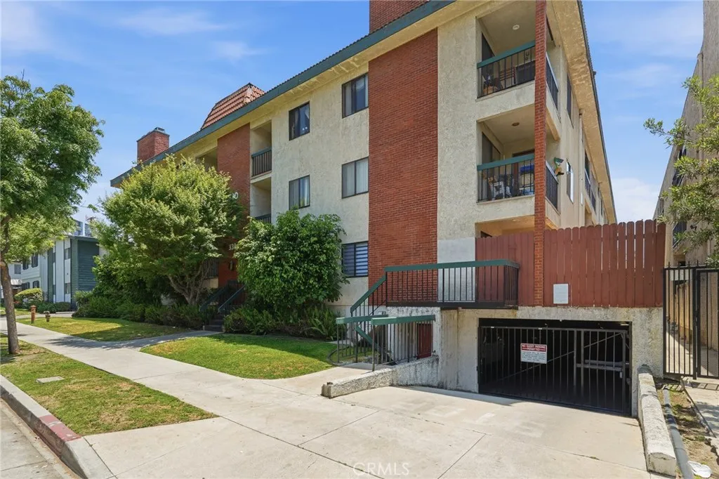 Additional image 2 of 330 Burchett Street Unit 206, Glendale, CA 91203