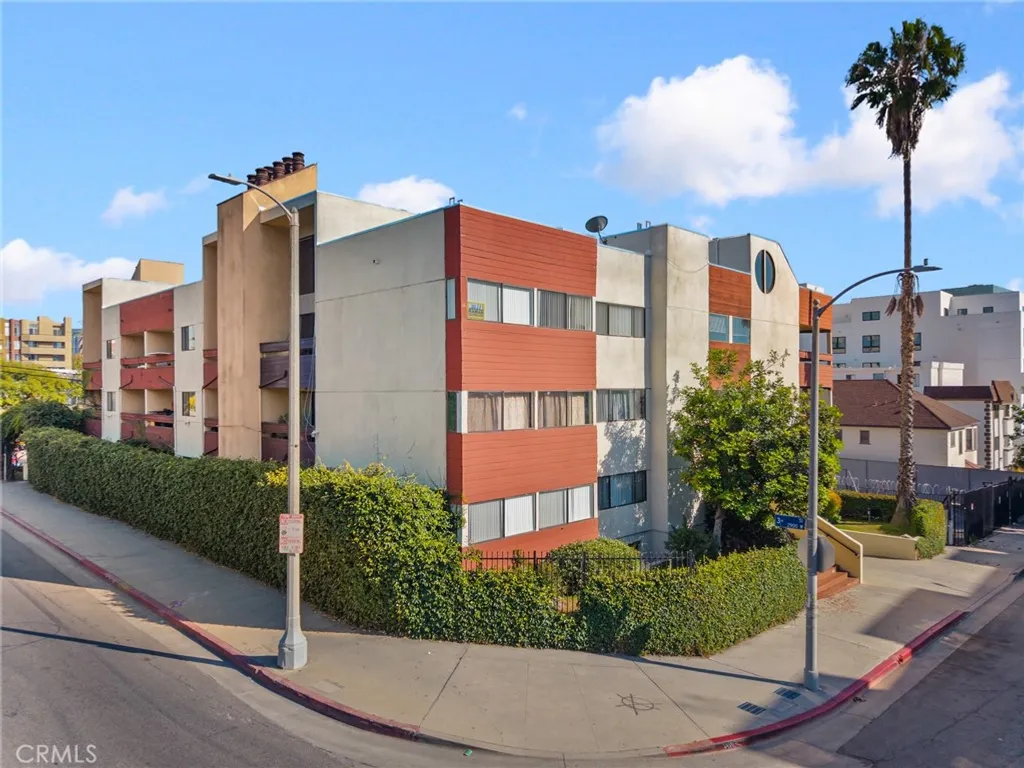 Additional image 3 of 300 S Reno Street Unit 303, Los Angeles, CA 90057