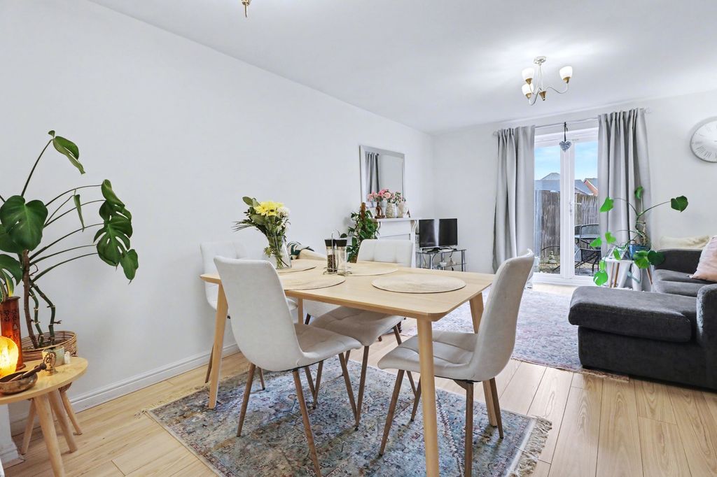Additional image 3 of 2 bed terraced house for saleFawn Crescent, Hedge End SO30