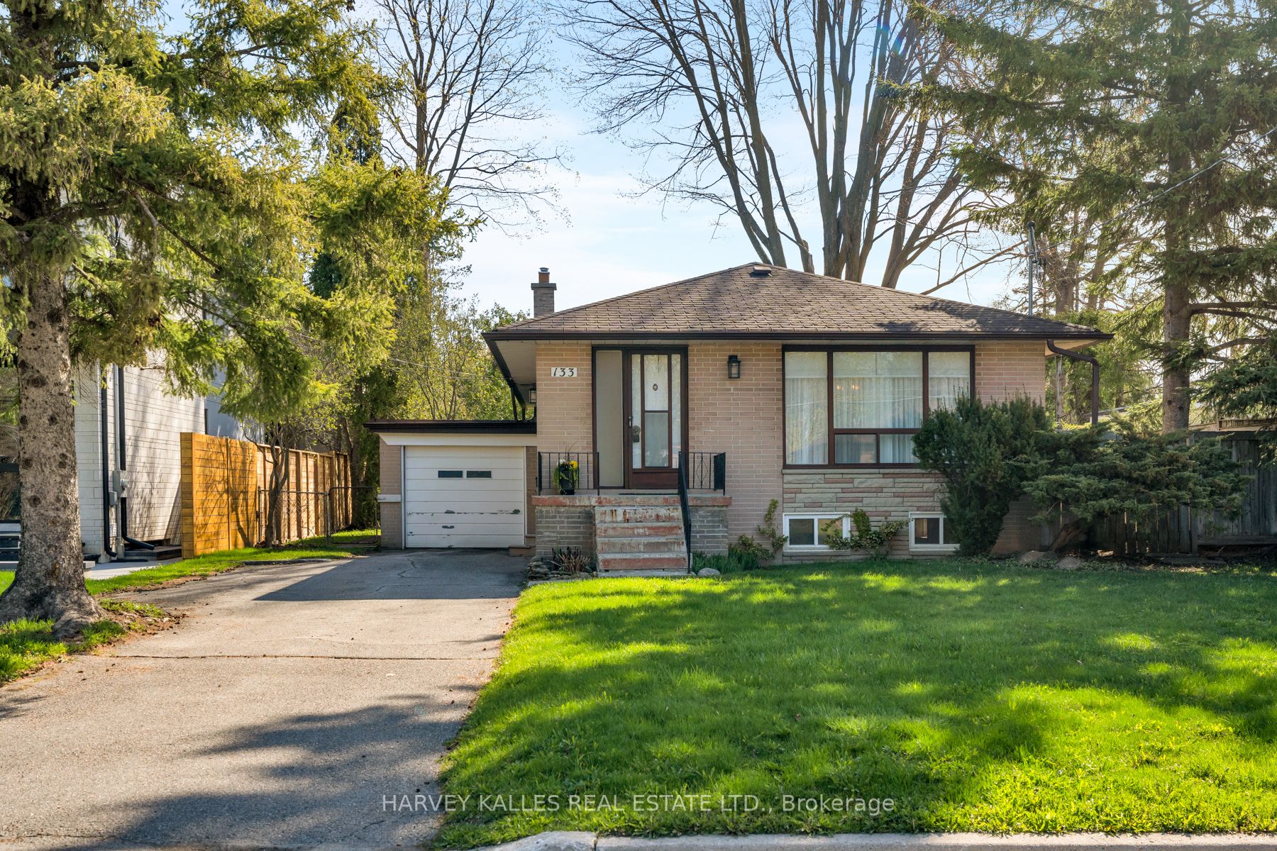 133 Wood Lane, Richmond Hill, ON, L4C 4W2