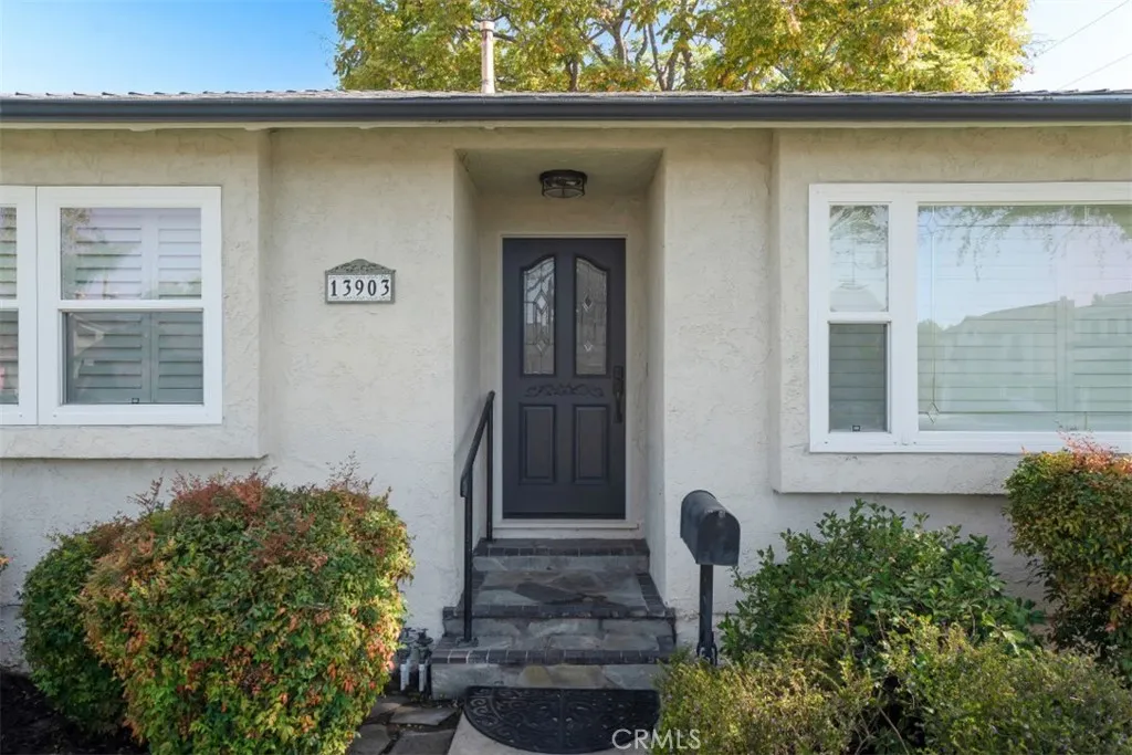 13903 Hesby Street, Sherman Oaks, CA 91423 photo 4