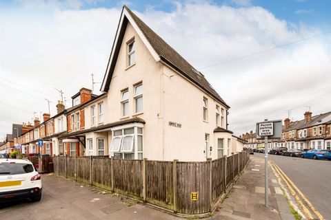 Grange Avenue, Reading RG6, Studio to rent