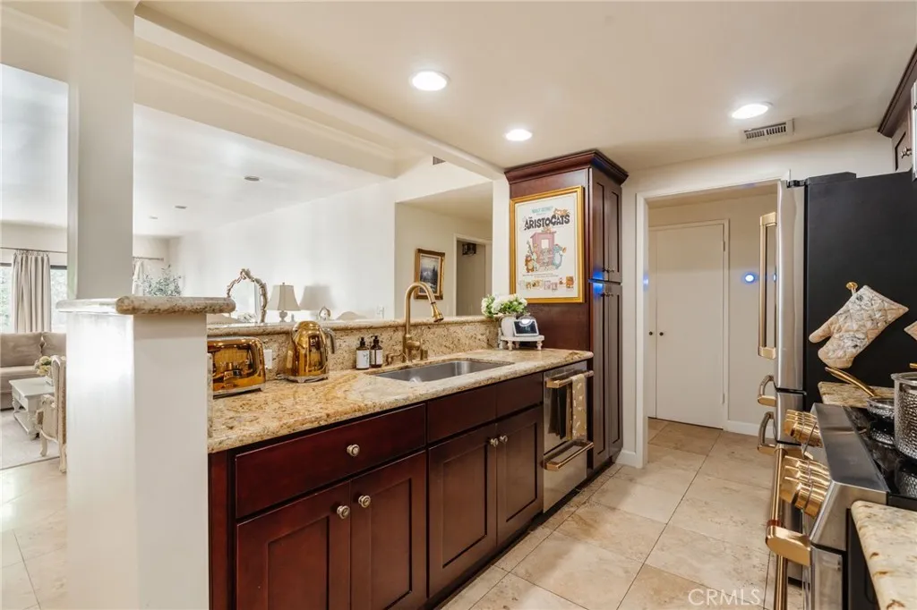Additional image 4 of 2332 Fox Hills Dr Unit 103, Los Angeles, CA 90064
