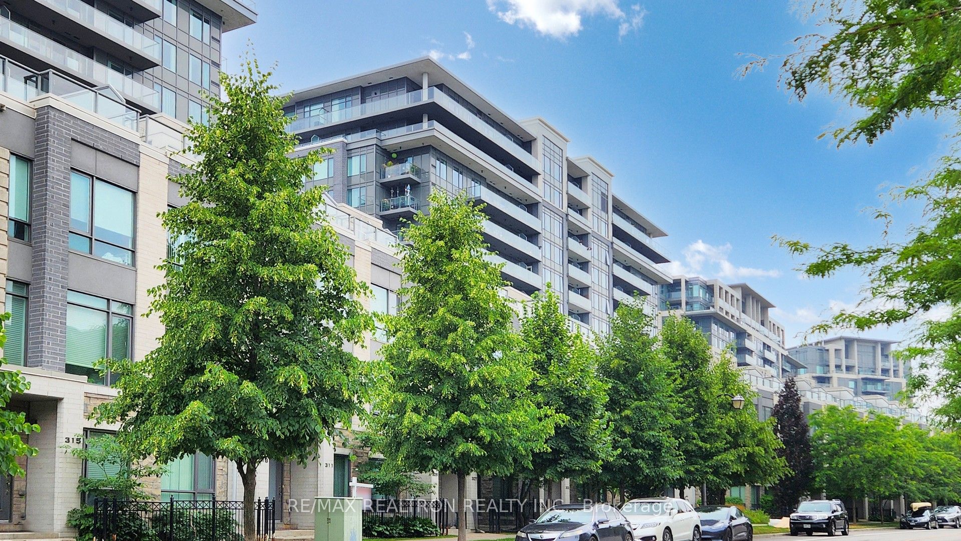203-277 South Park Road, Markham, ON, L3T 0B7