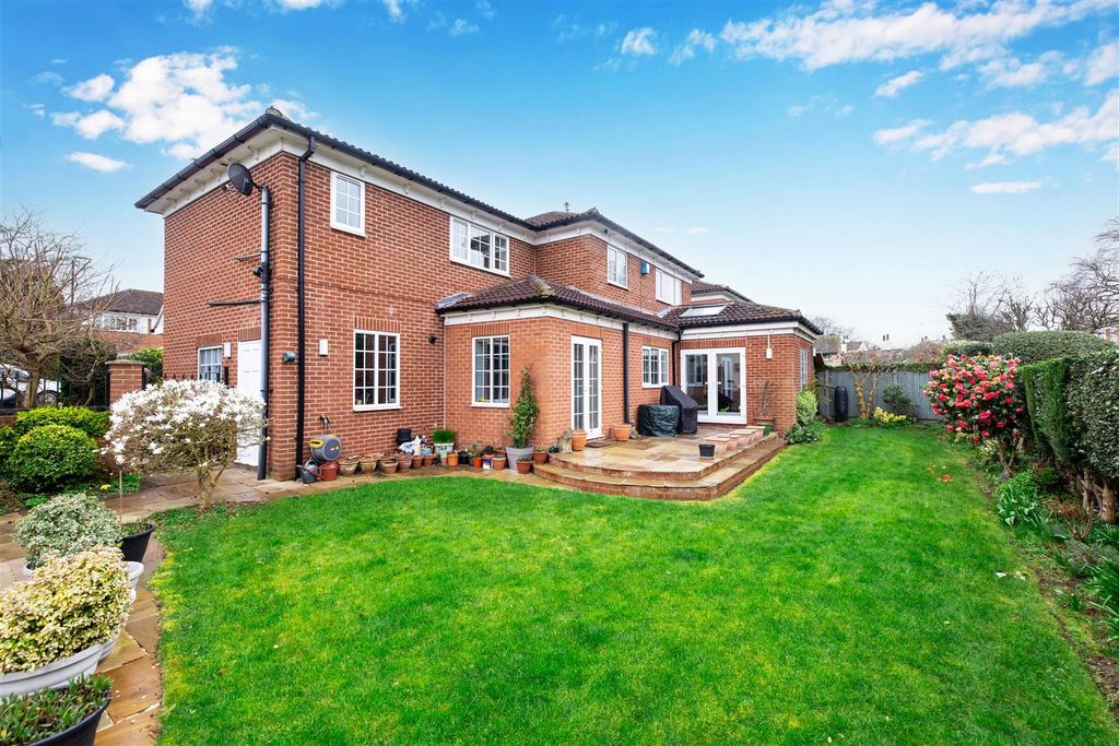Additional image 2 of 4 bed detached house for saleWoodland Park, Oulton, Leeds LS26