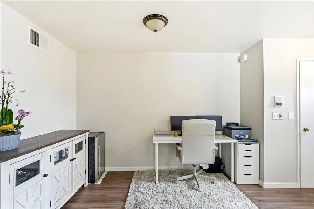 Additional image 10 of 7255 Balboa Blvd Unit 20, Lake Balboa, CA 91406