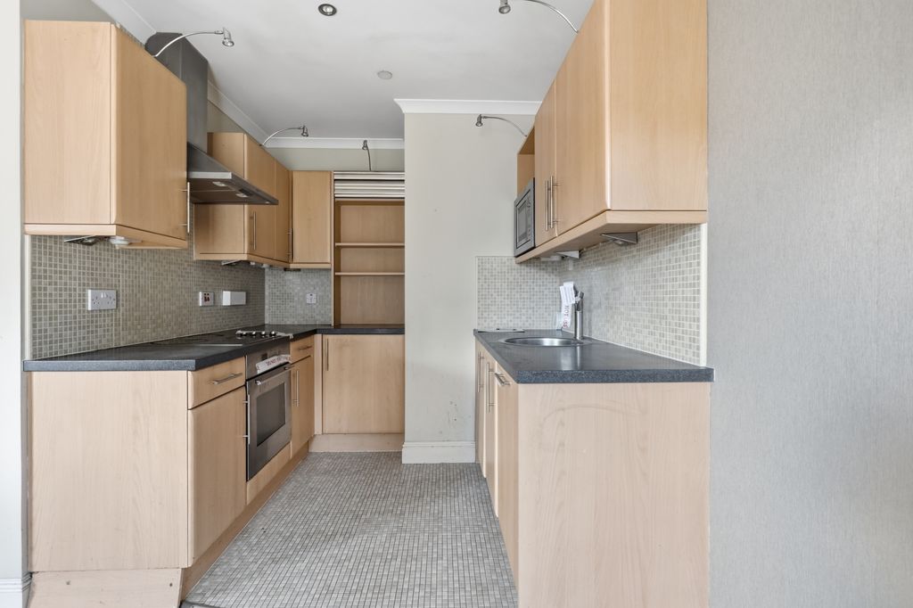 Additional image 9 of 2 bed flat for saleWellgreen Lane, Stirling FK8