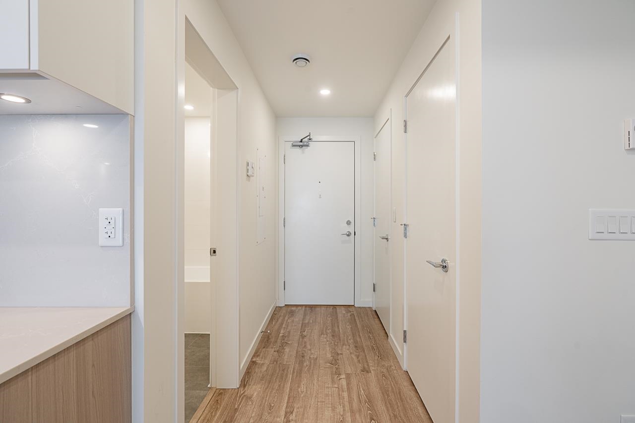 Additional image 6 of E201-10829 140 Street, Surrey, BC, V3R 0H4