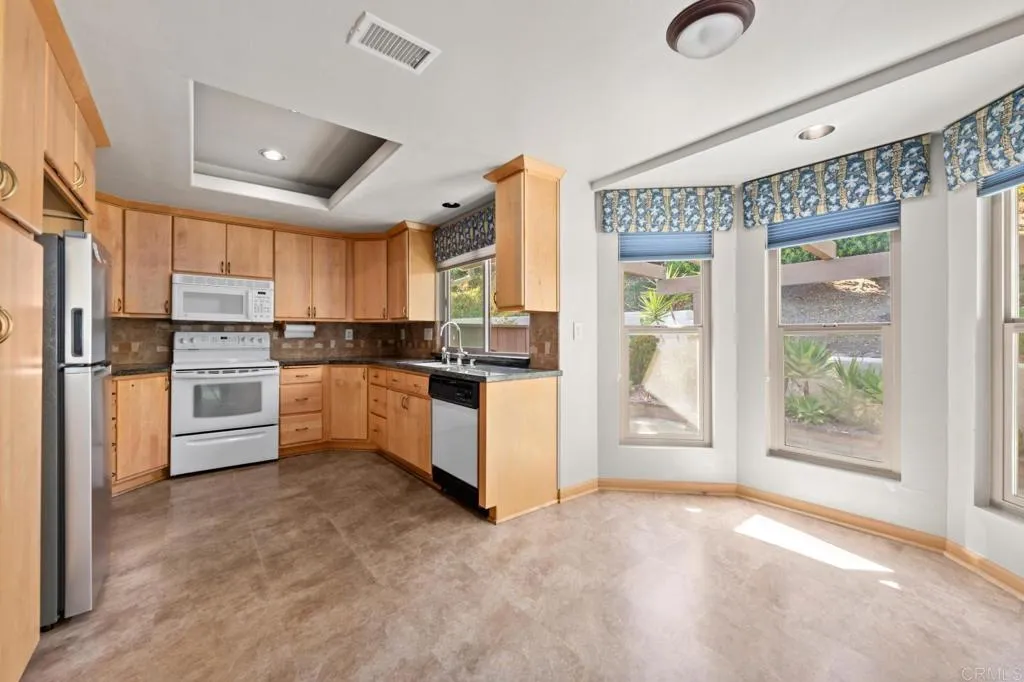 Additional image 3 of 1642 Via Barlovento, San Marcos, CA 92078