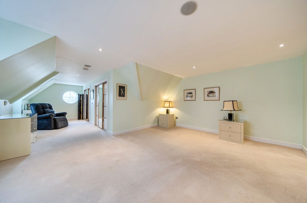 Additional image 23 of 5 bed flat for saleSovereign House, Royal Parade, Chislehurst, Kent BR7