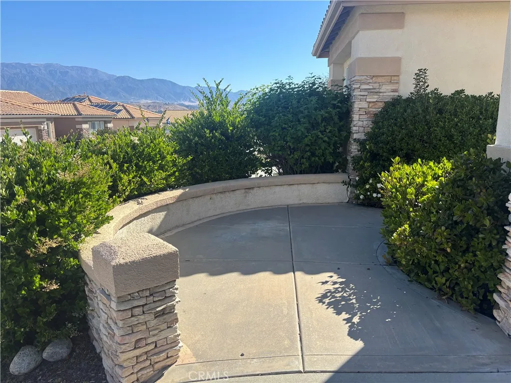 Additional image 3 of 2124 Birdie Dr, Banning, CA 92220