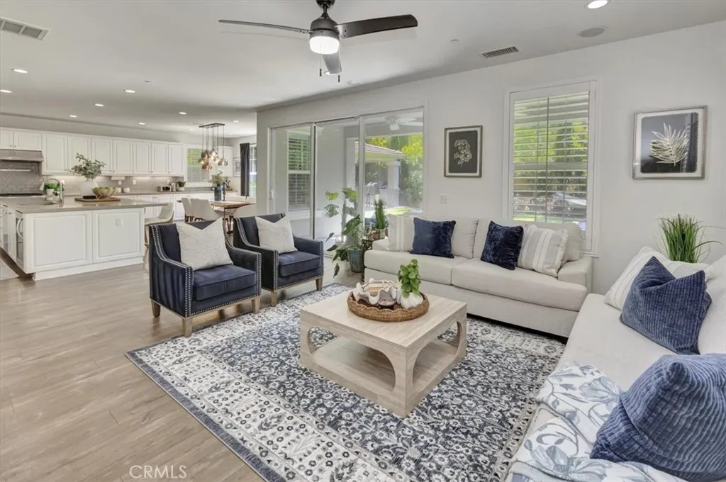 142 Yellow Daisy, Irvine, CA 92618 photo 5