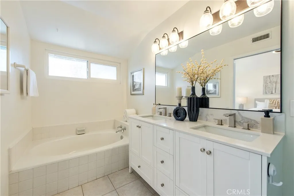Additional image 65 of 19 Alabaster, Irvine, CA 92614