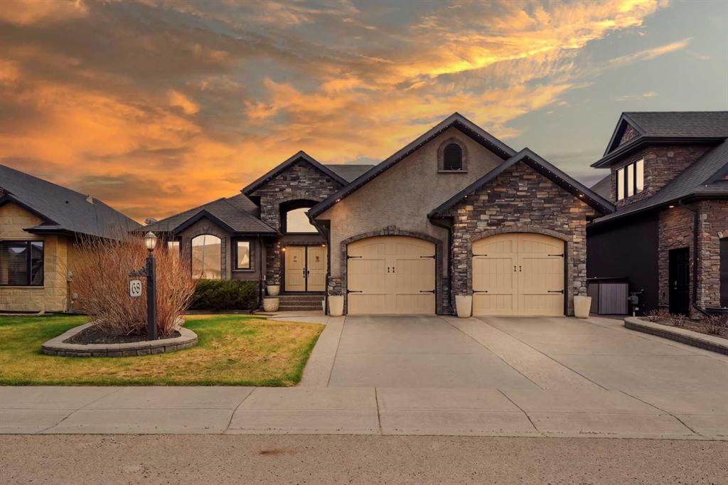 68 Oakwood Close, Red Deer, AB, T4P 0C5