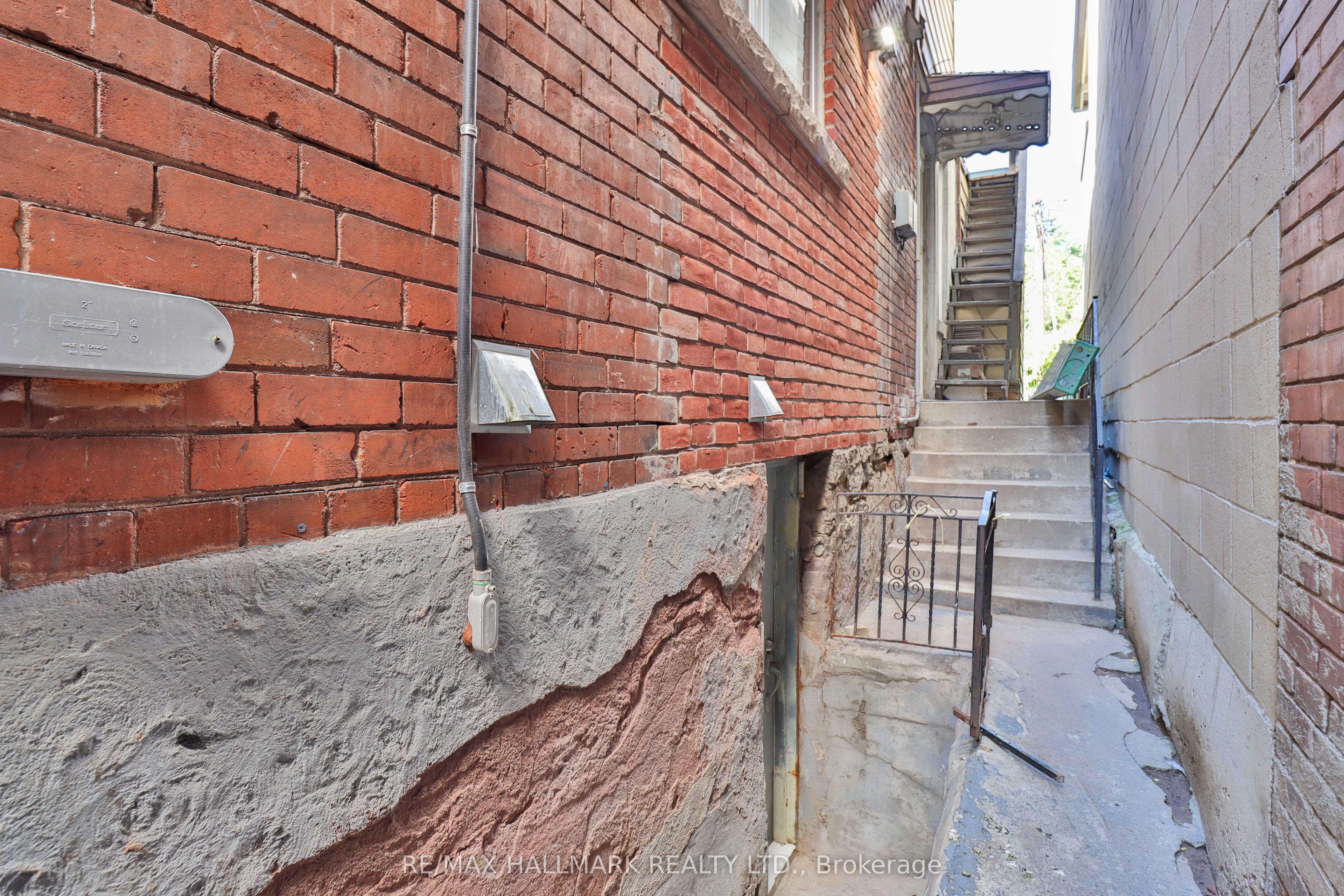 Additional image 2 of Bsmt-880 College Street, Toronto, ON, M6H 1A3