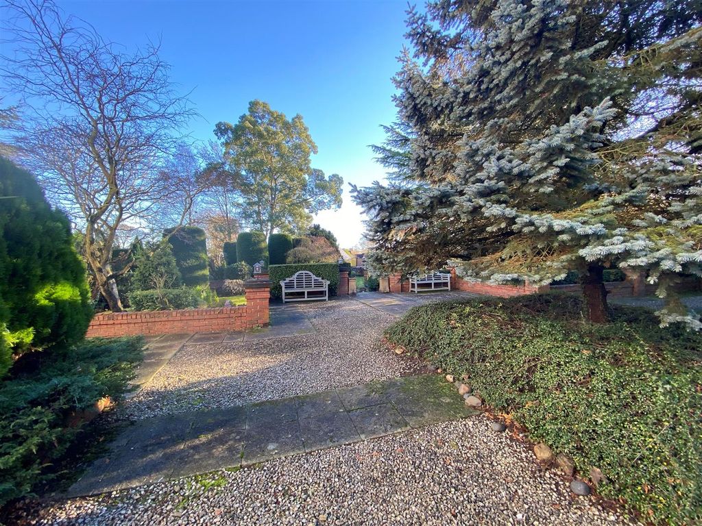 Additional image 13 of 2 bed flat for saleHall Park, Swanland, North Ferriby HU14