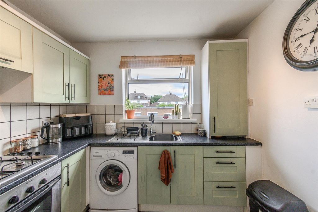 Additional image 13 of 2 bed flat for salePontypridd Road, Barry CF62