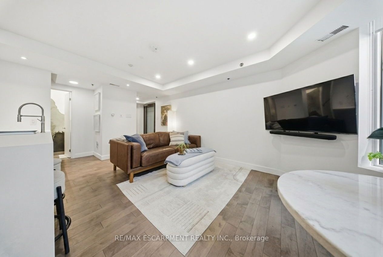 Additional image 6 of TH1-127 Queen Street E, Toronto, ON, M5C 1S3