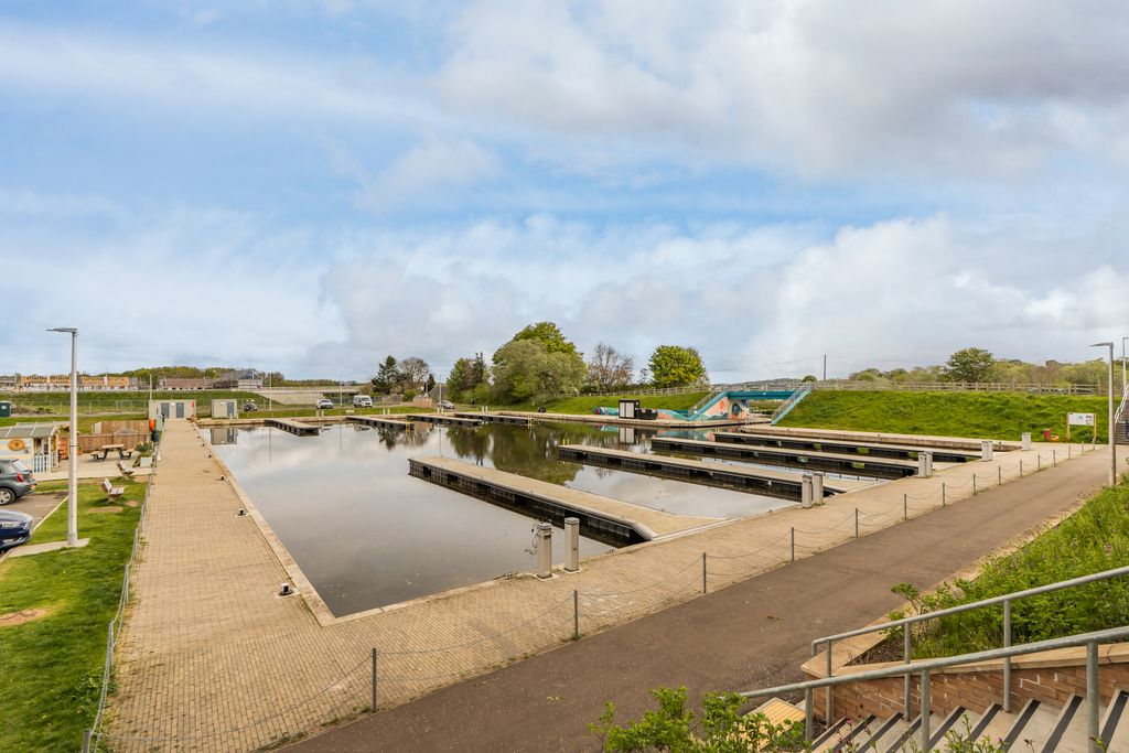 Additional image 13 of 2 bed flat for sale50 Canal View, Winchburgh EH52
