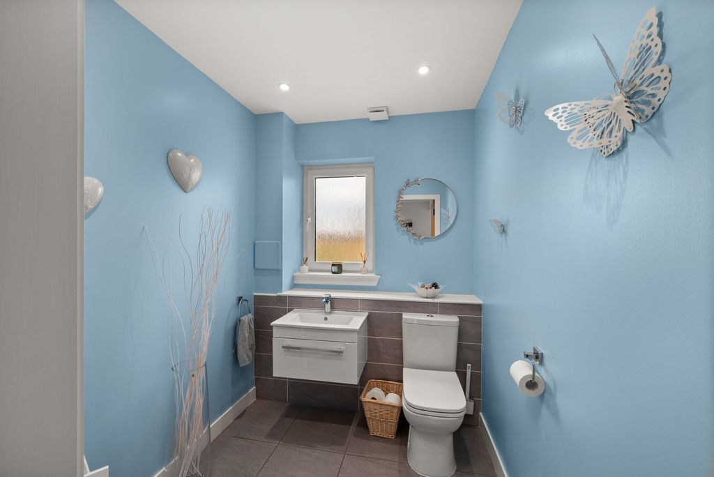 Additional image 11 of 5 bed detached house for sale1 Denside Park, Wellbank, Broughty Ferry DD5