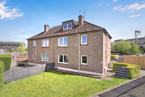 98 Baird Drive, Balgreen, Edinburgh EH12