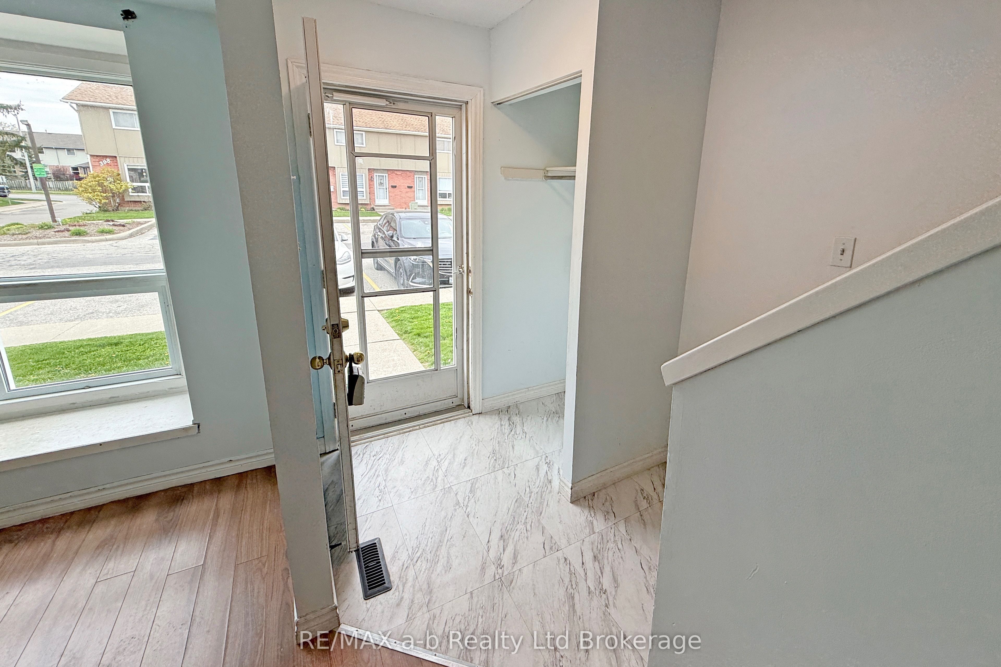 Additional image 4 of 4-394 Springbank Avenue N, Woodstock, ON, N4T 1L1