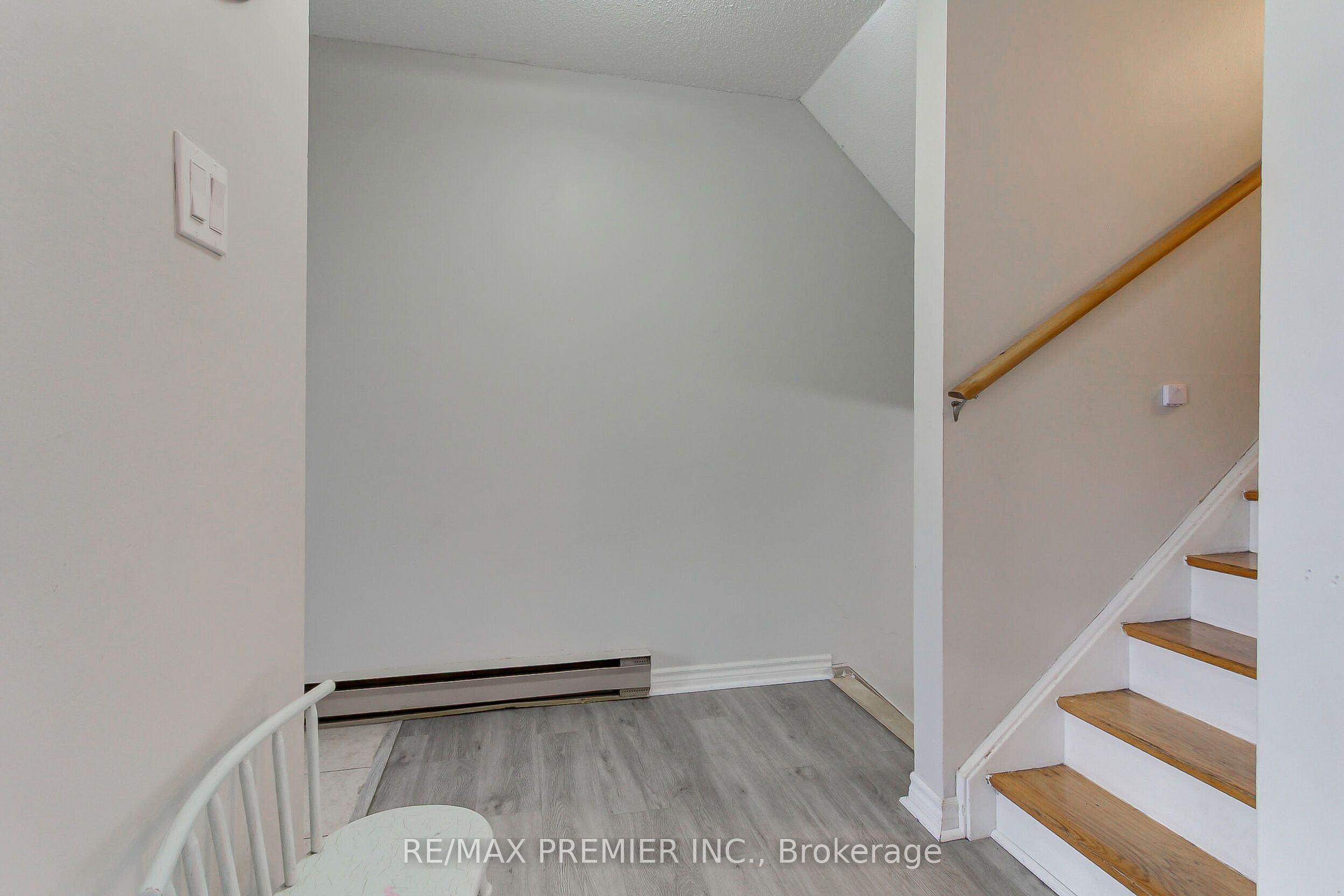 213 Milestone Crescent, Aurora, ON, L4G 3M2 photo 3