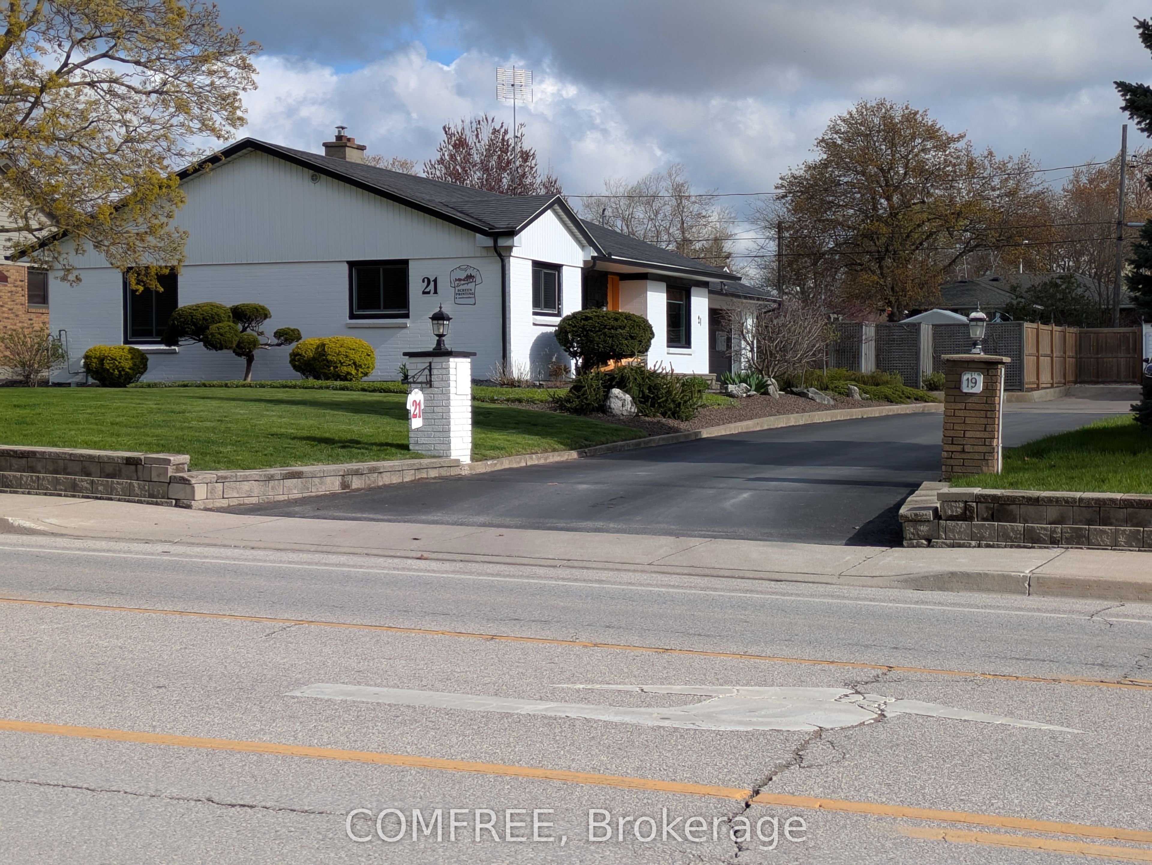 21 Seacliff Drive W, Leamington, ON, N8H 2L5
