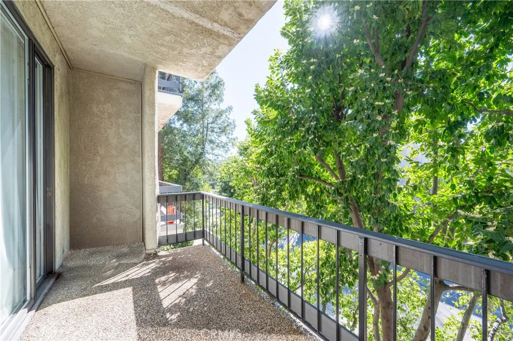 Additional image 3 of 11560 Moorpark Street Unit 204, North Hollywood, CA 91602