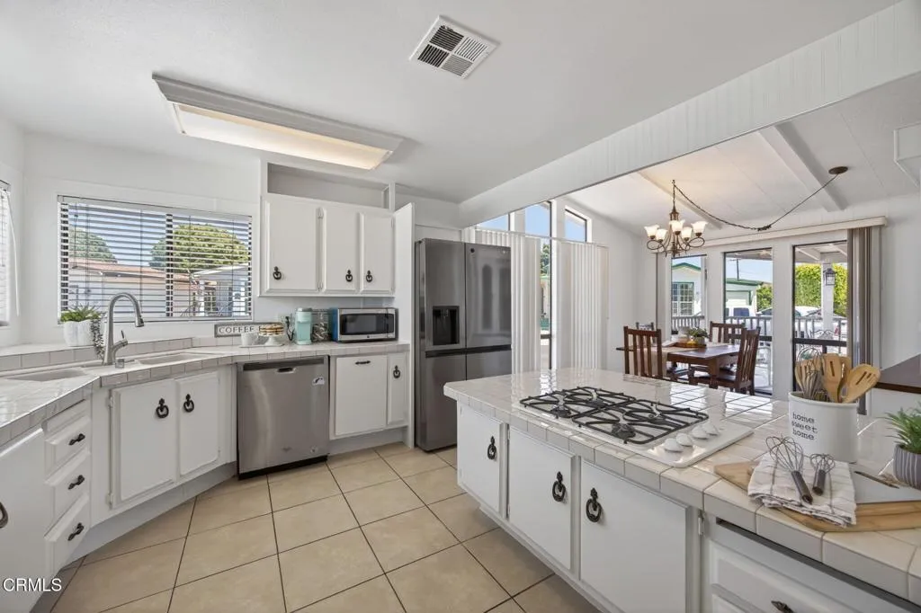 Additional image 66 of 84 Poinsettia Gardens Drive, Ventura, CA 93004