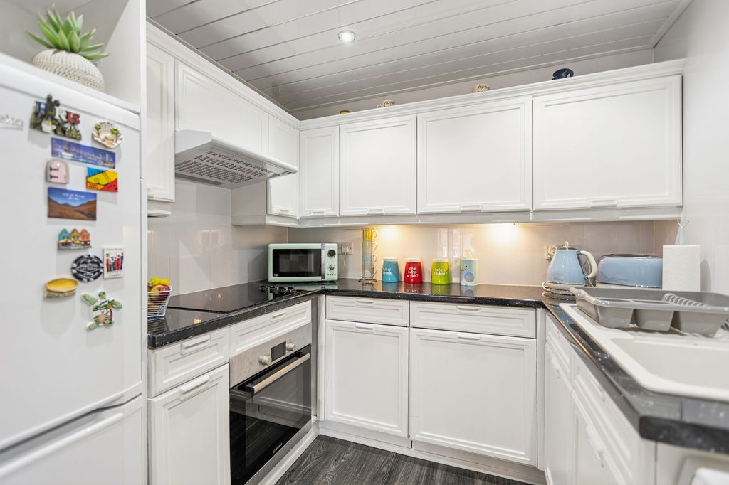 Additional image 12 of 1 bed flat for saleFlat 19 Princes Court, Helensburgh G84