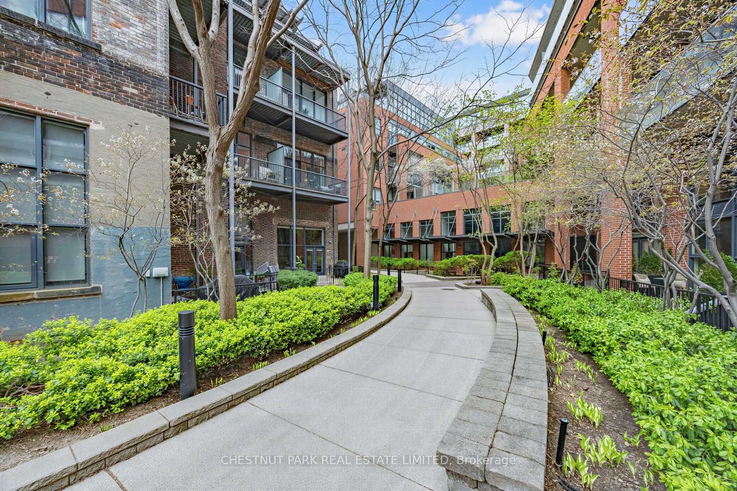 Additional image 3 of 301-363 Sorauren Avenue, Toronto, ON, M6R 3C1