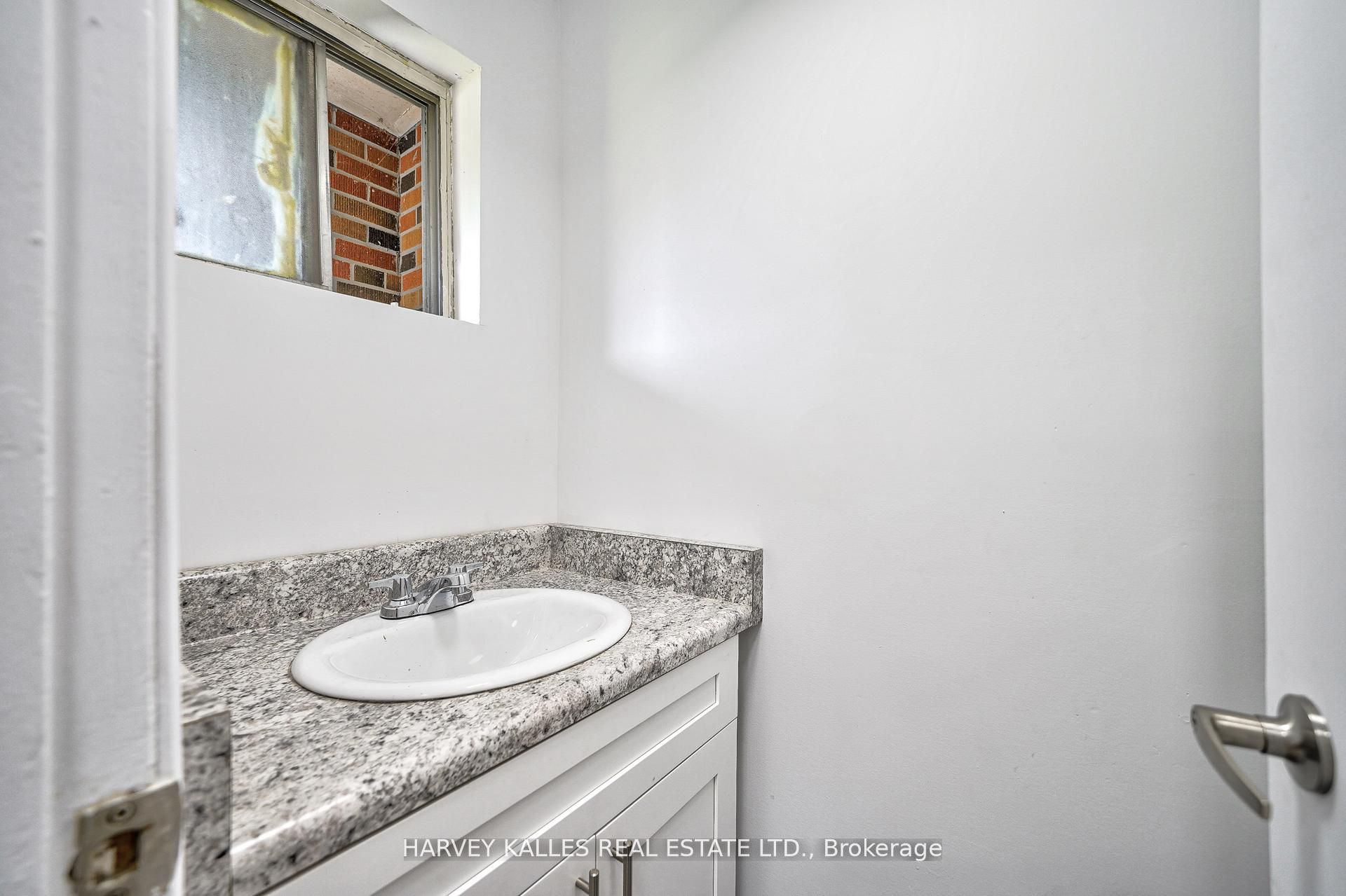 Additional image 4 of TH102-2012 Sheppard Avenue W, Toronto, ON, M3N 1A2
