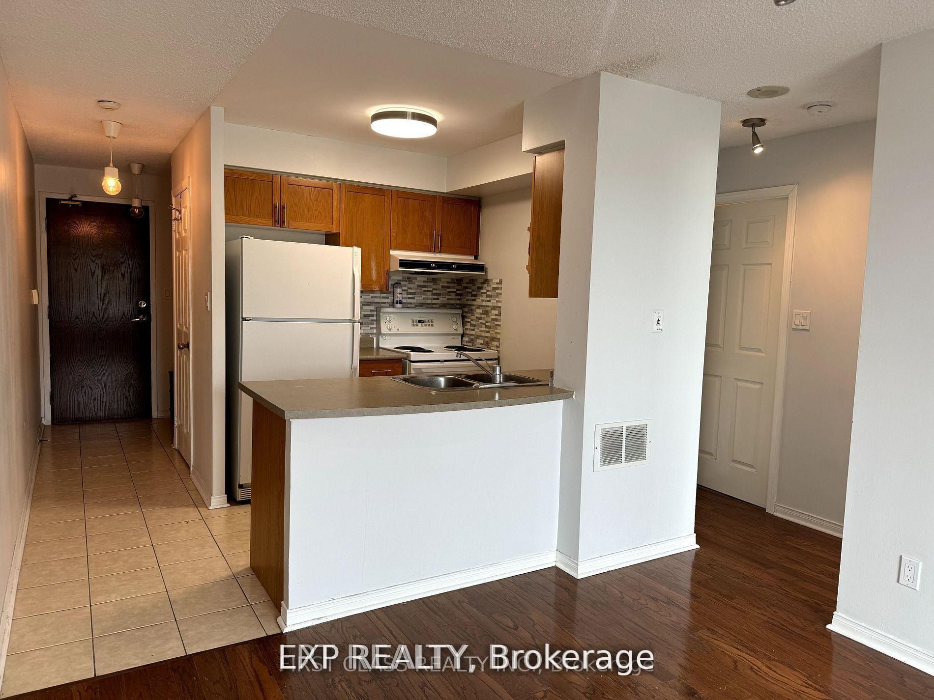Additional image 2 of 301-51 Baffin Crescent, Richmond Hill, ON, L4B 4P6