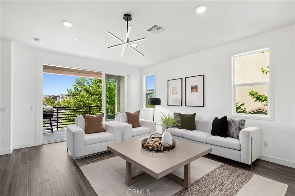 258 Merit, Irvine, CA 92618 photo 3