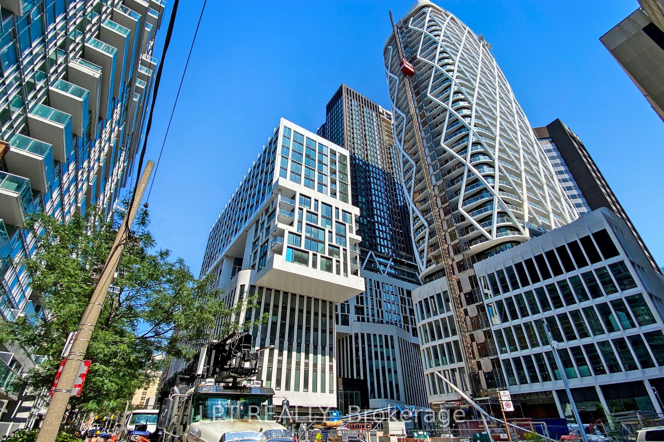 2301-238 Simcoe Street, Toronto, ON, M5T 0E2