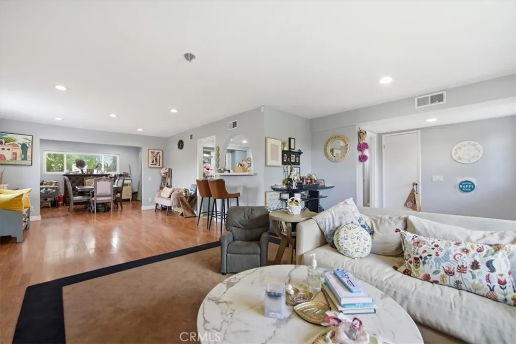Additional image 5 of 9533 Frankirst Ave, North Hills, CA 91343