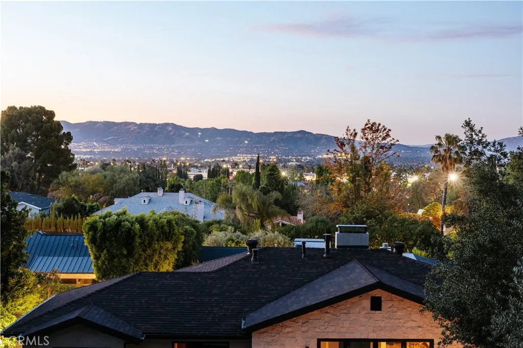 17930 Karen Drive, Encino, CA 91316 photo 2