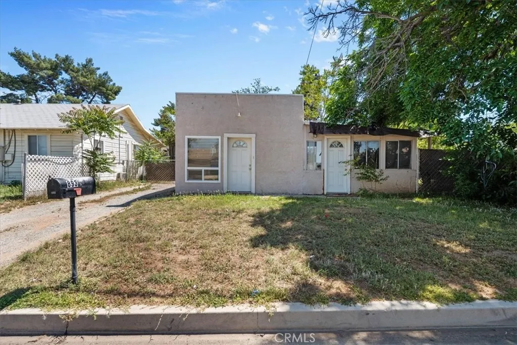 893 E 5th St, Beaumont, CA 92223 photo 2