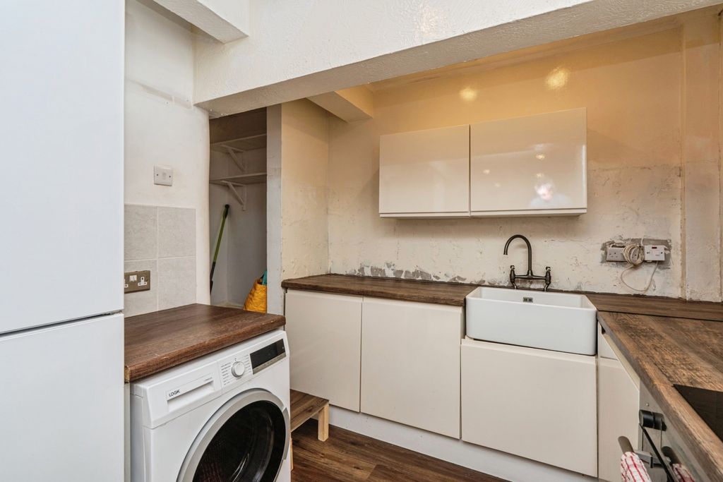 Additional image 14 of 1 bed flat for saleTower Road, Hindhead, Surrey GU26