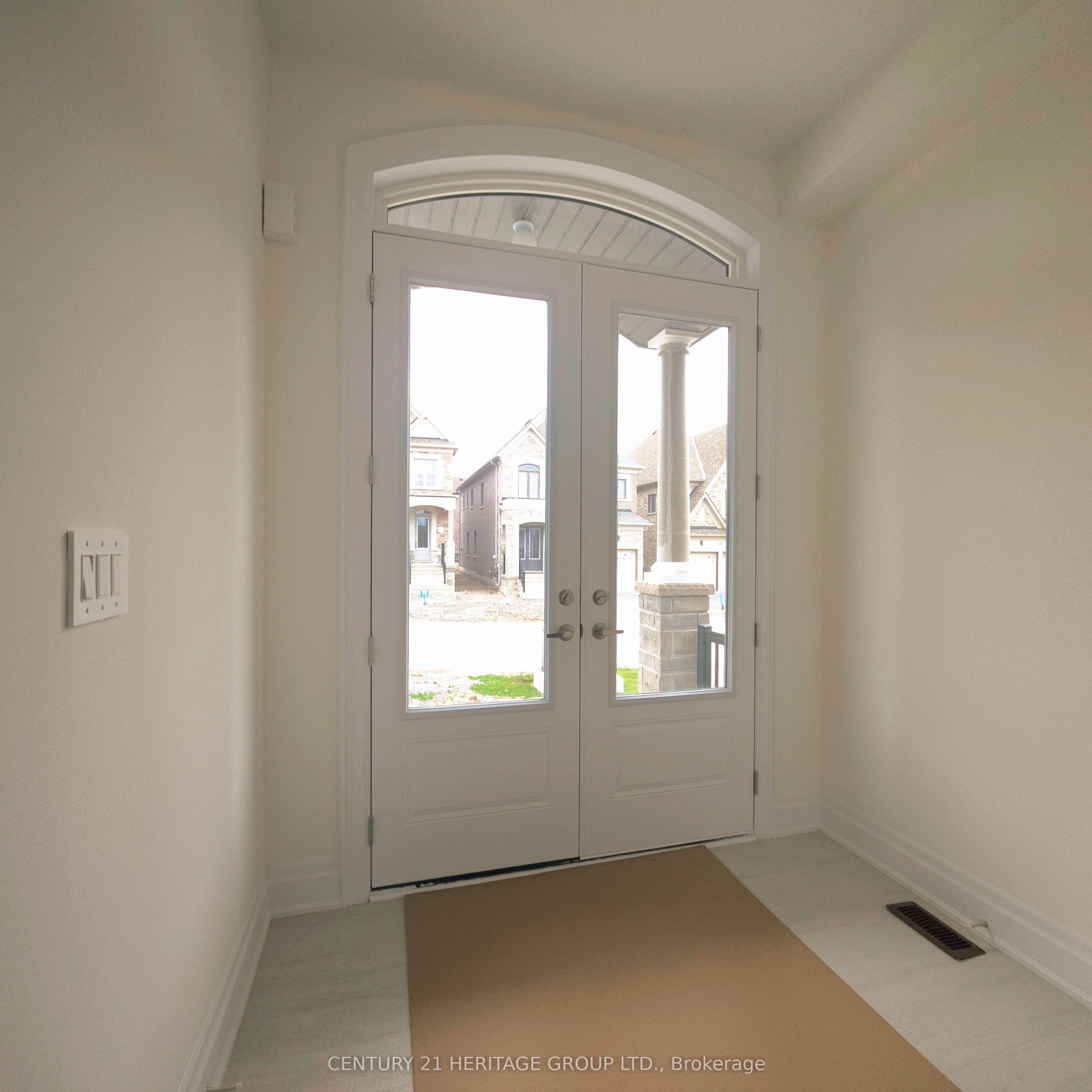 Additional image 2 of 226 Archerhill Circle, Aurora, ON, L4G 4E2