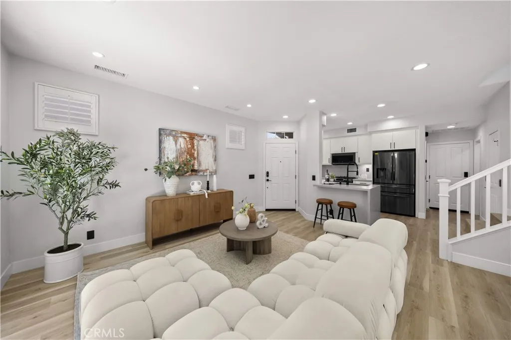 Additional image 58 of 328 Flyers Ln, Tustin, CA 92782