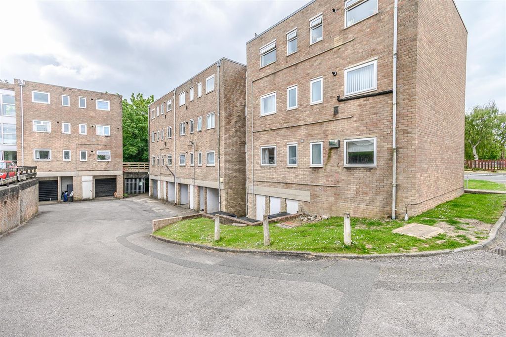 Additional image 18 of 2 bed flat for salePontypridd Road, Barry CF62