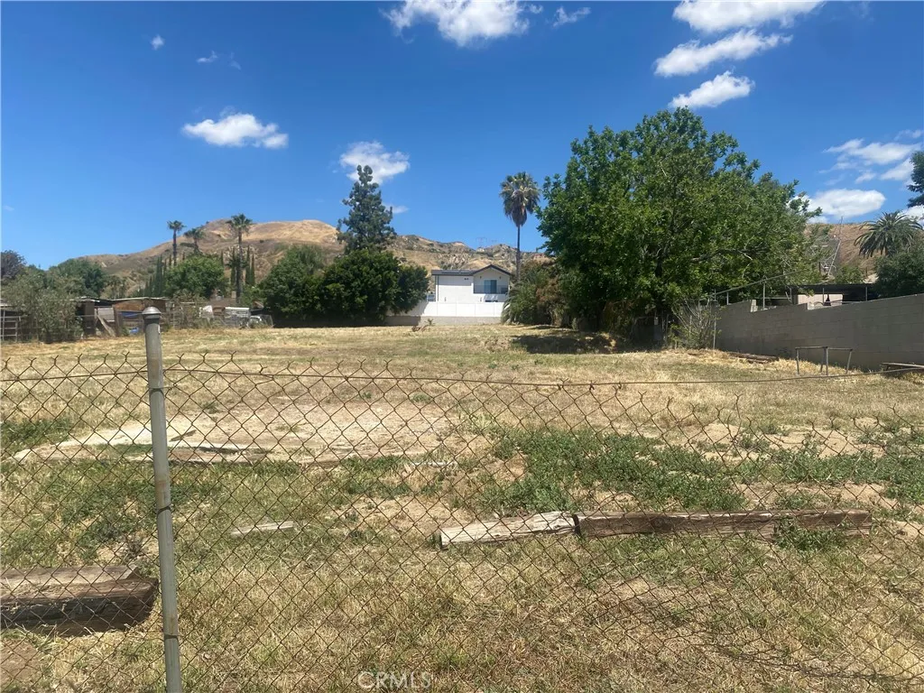 10307 Foothill Blvd, Sylmar, CA 91342
