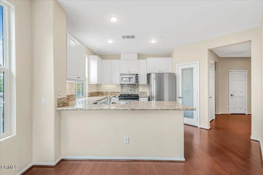 Additional image 40 of 990 Holiday Avenue, Ventura, CA 93003